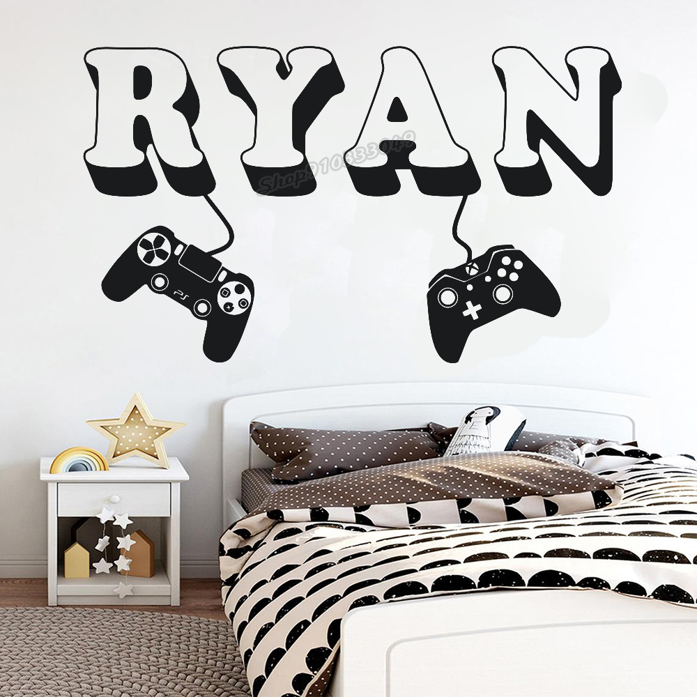 Gaming Console Room - Gamerสติ๊กเกอร์ติดผนังที่กําหนดเองชื่อControllerวิดีโอเกมสติ๊กเกอร์ติดผนังที่กําหนดเองGamerชื่อไวนิลสําหรับห้องเด็กห้องเด็กเล่นDecor C426